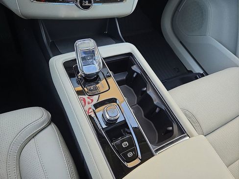New 2026 Volvo XC90 B6 Ultra image 30