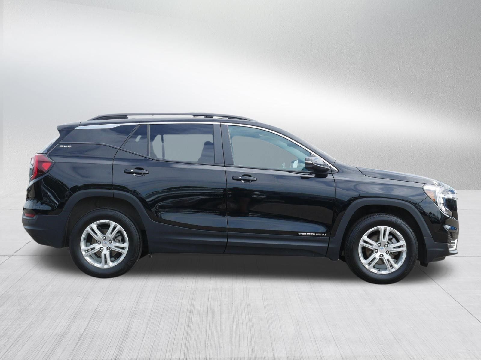 Used 2023 GMC Terrain SLE w/ Driver Convenience Package AWD/4WD image 8