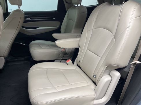 Used 2018 Buick Enclave Essence image 22