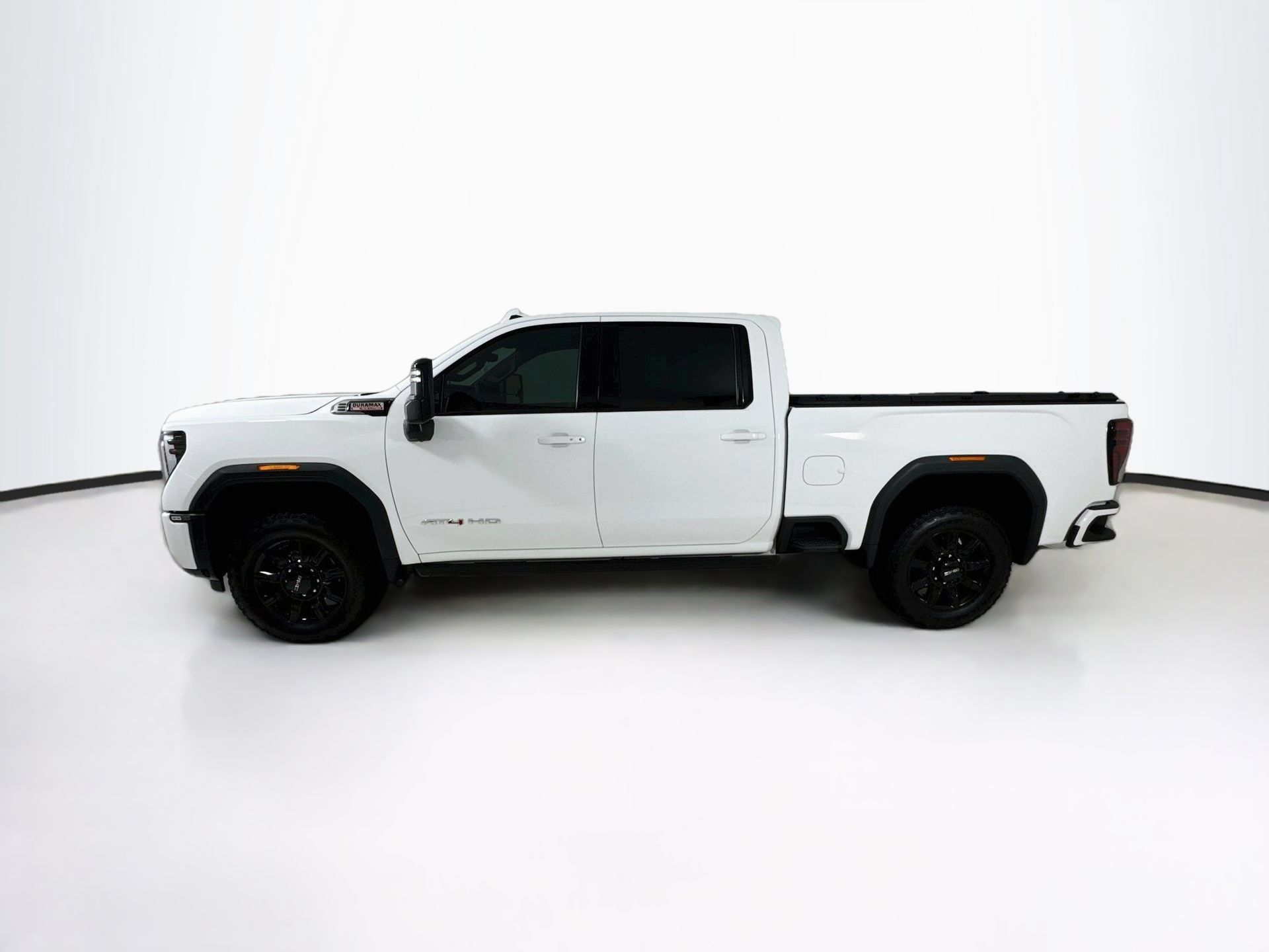Used 2025 GMC Sierra 2500 AT4 w/ Technology Package AWD/4WD image 5