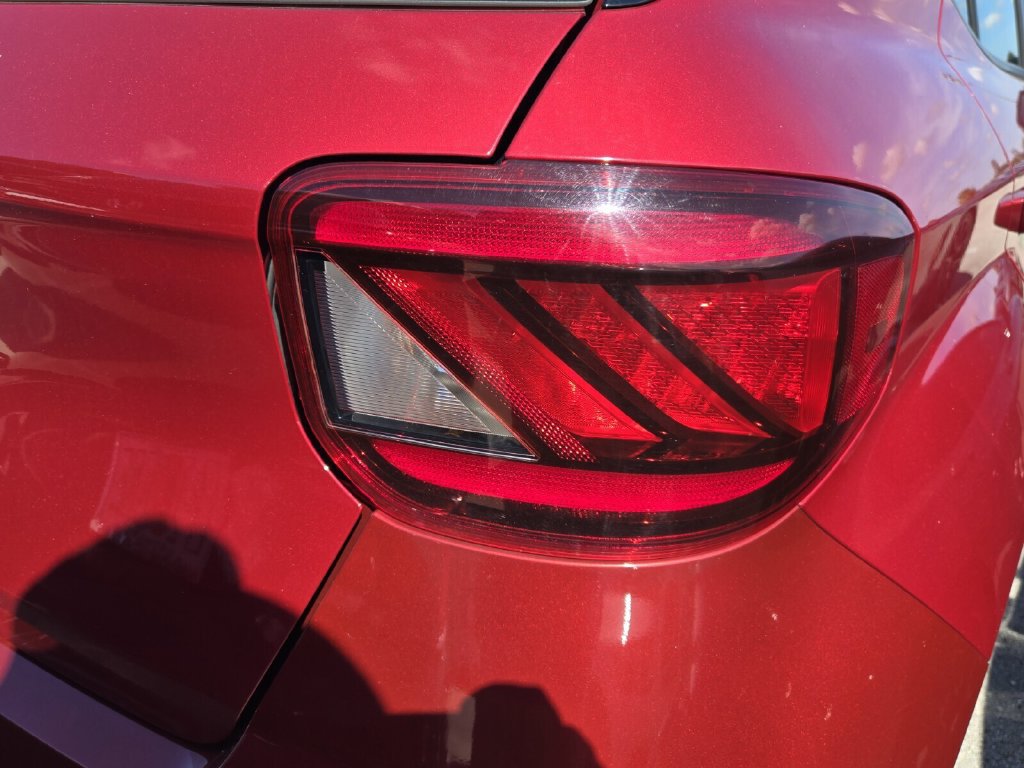 Used 2024 Hyundai Venue Limited FWD image 8