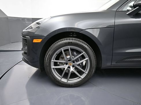 Certified 2026 Porsche Macan AWD/4WD image 12