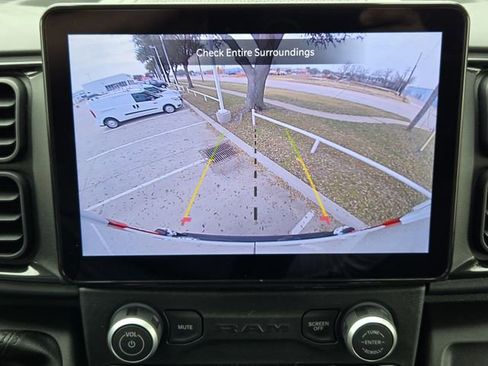 Used 2025 RAM ProMaster 2500 w/ Premium Convenience Group image 18