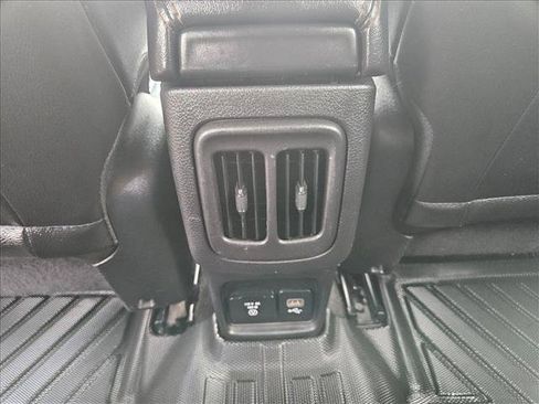 Used 2020 Jeep Compass Limited FWD image 16