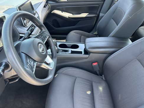 Used 2024 Nissan Altima 2.5 SV FWD image 36