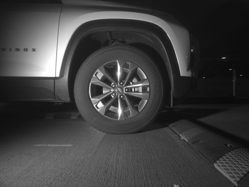 Used 2025 Chevrolet Equinox LT image 13