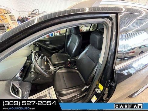 Used 2019 Chevrolet Trax LT w/ LT Convenience Package image 16
