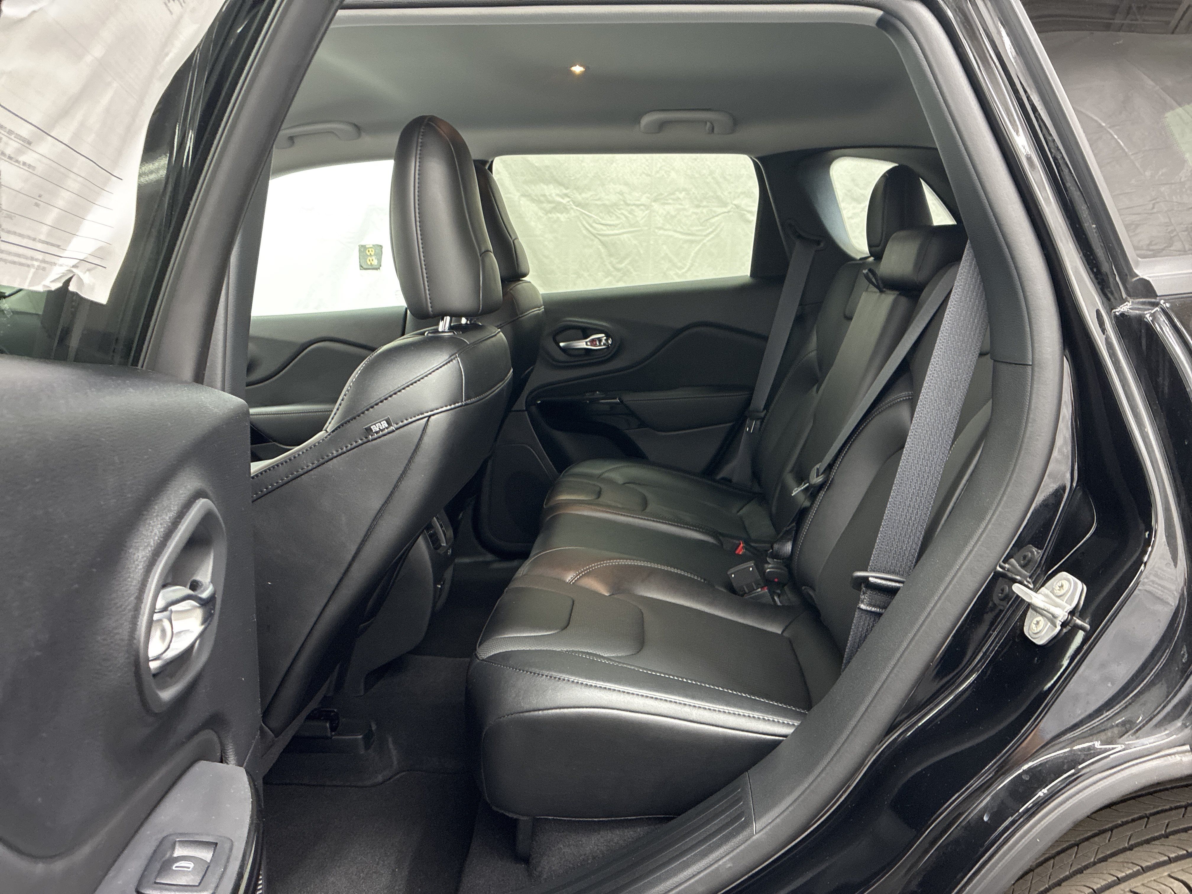 Certified 2023 Jeep Cherokee Altitude Lux AWD/4WD image 12