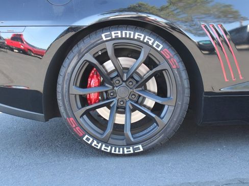 Used 2014 Chevrolet Camaro SS w/ SS Performance Package RWD image 6