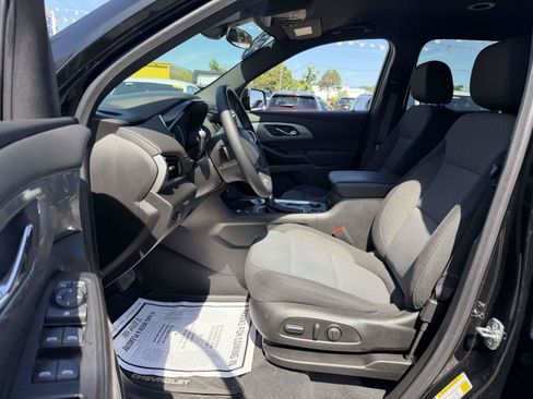 Used 2023 Chevrolet Traverse LT AWD/4WD image 10