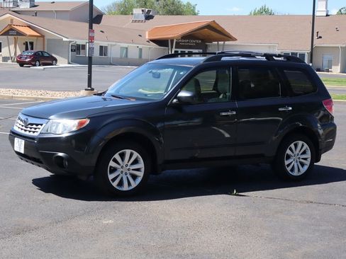 Used 2013 Subaru Forester 2.5X Premium w/ Popular Pkg 2 AWD/4WD image 10