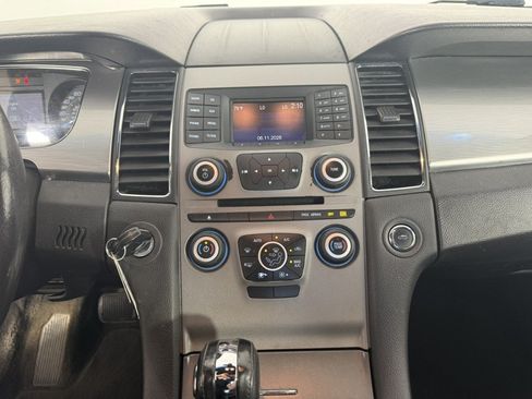 Used 2018 Ford Taurus SEL FWD image 17