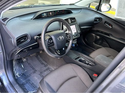 Used 2022 Toyota Prius L Eco image 7