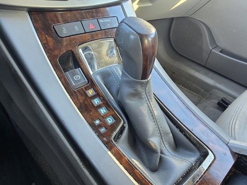 Used 2011 Buick LaCrosse CXL image 16