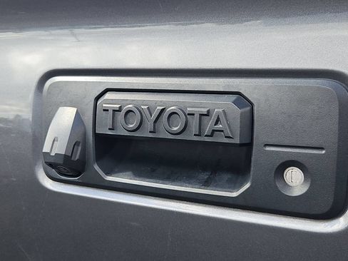 Used 2022 Toyota Tacoma TRD Off-Road w/ Technology Package AWD/4WD image 25