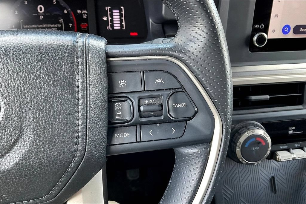 Used 2025 Toyota 4Runner SR5 AWD/4WD image 10