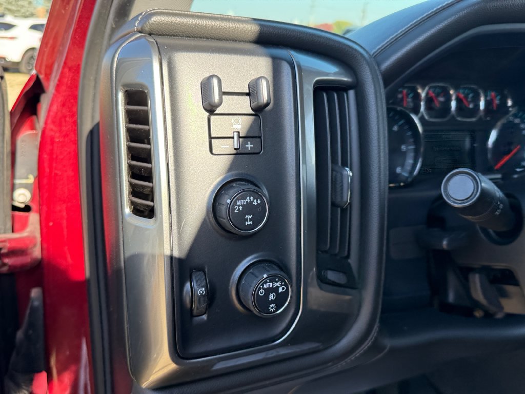 Used 2018 Chevrolet Silverado 1500 LTZ w/ Sport Package AWD/4WD image 19