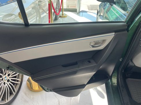 Used 2015 Toyota Corolla LE FWD image 18