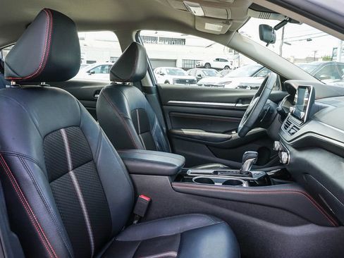 Certified 2023 Nissan Altima 2.5 SR FWD image 16