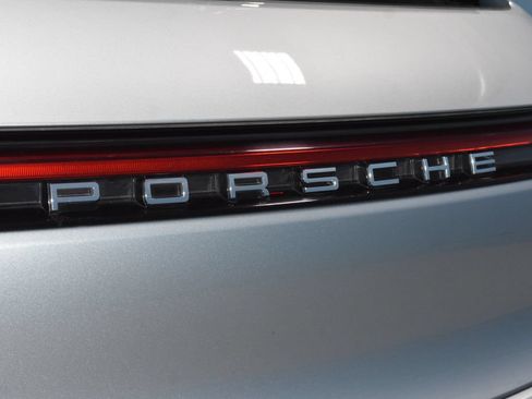 Certified 2026 Porsche Macan AWD/4WD image 31