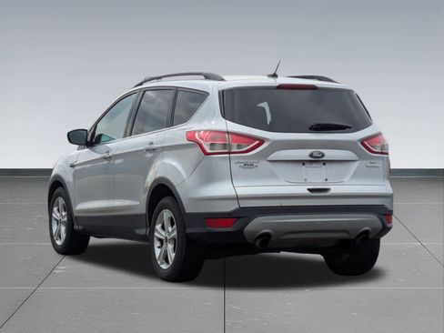 Used 2015 Ford Escape SE w/ Equipment Group 201A image 4