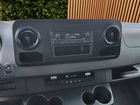 Used 2019 Mercedes-Benz Sprinter 2500 image 16