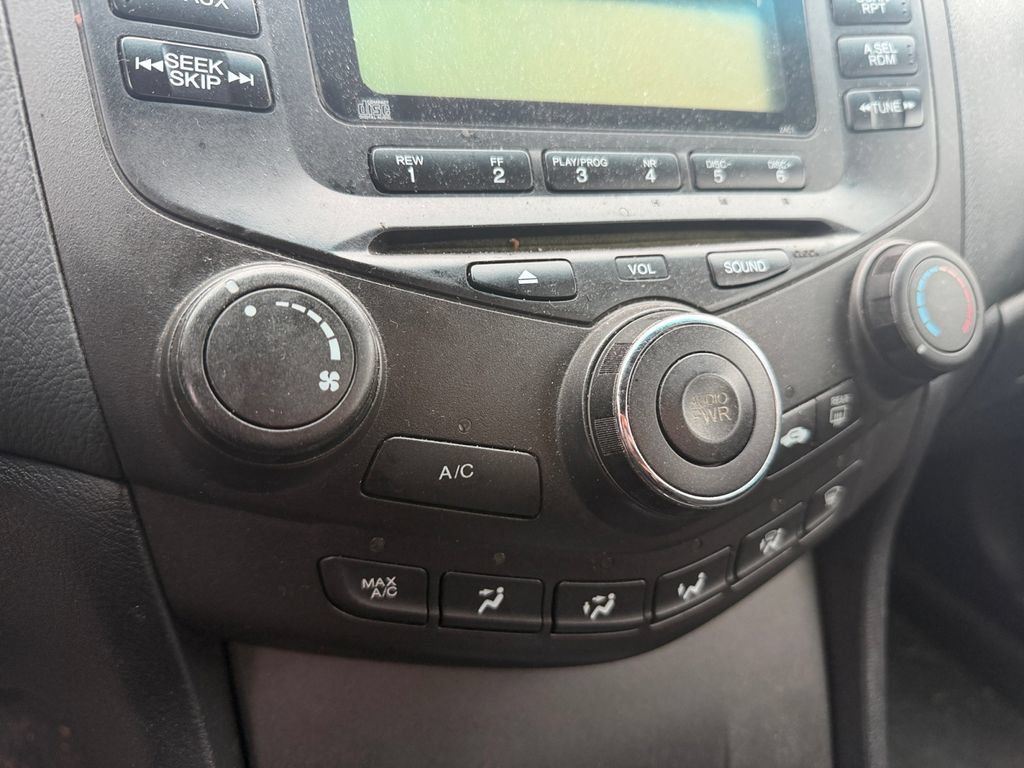 Used 2005 Honda Accord LX image 29