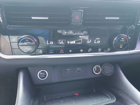 Used 2021 Nissan Rogue SL w/ Premium Package AWD/4WD image 25