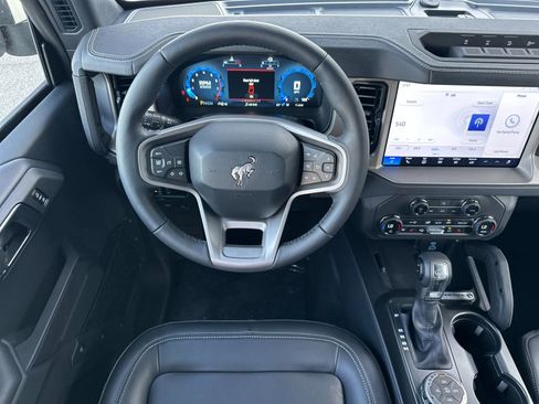 New 2025 Ford Bronco Outer Banks w/ Sasquatch Package image 15