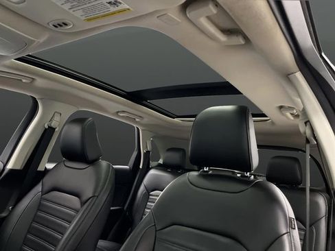 Used 2023 Ford Edge SEL w/ Convenience Package image 7