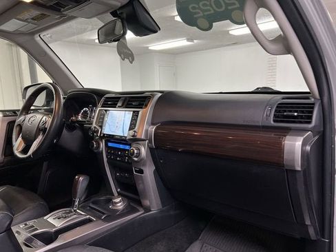 Used 2022 Toyota 4Runner Limited AWD/4WD image 29