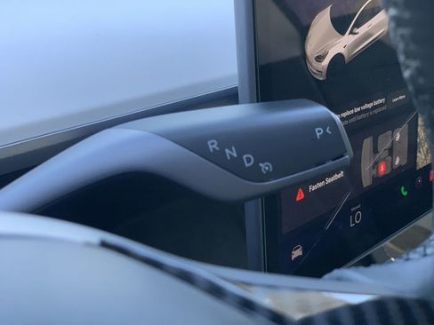 Used 2022 Tesla Model 3 Performance image 13