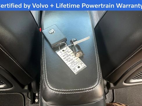 Certified 2025 Volvo XC40 B5 Core image 13