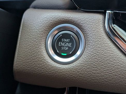 Used 2023 GMC Canyon Denali AWD/4WD image 32