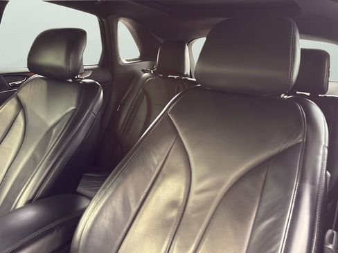 Used 2019 Lincoln MKC Select w/ Select Plus Package FWD image 6