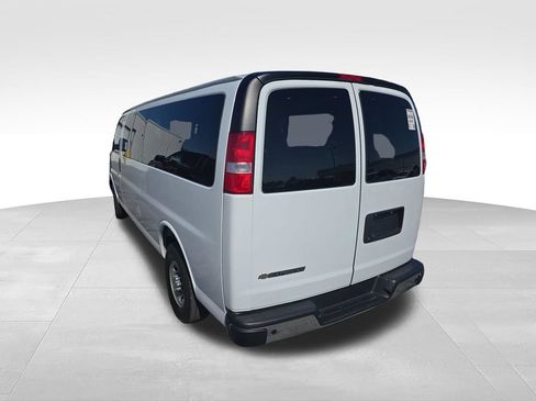 Used 2024 Chevrolet Express 3500 LT w/ LT Preferred Equipment Group RWD image 6