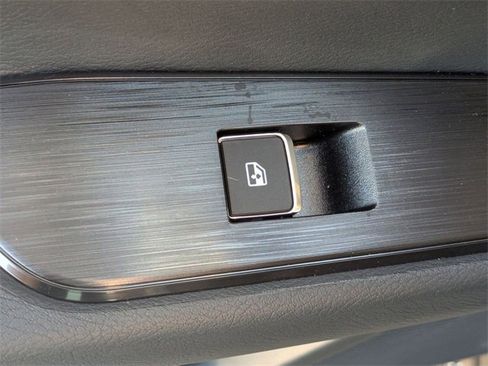 New 2026 Nissan Kicks SR image 24