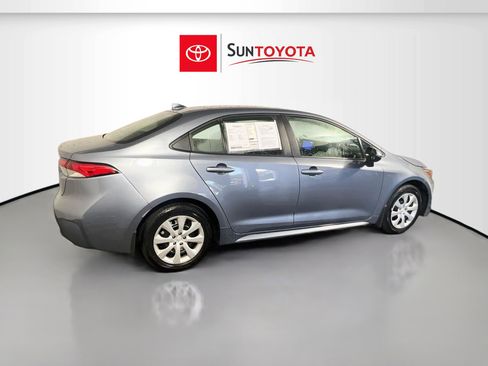 Used 2025 Toyota Corolla LE FWD image 4