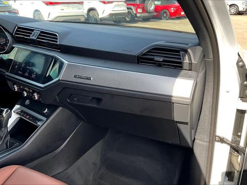 Used 2020 Audi Q3 2.0T Premium w/ Convenience Package image 16