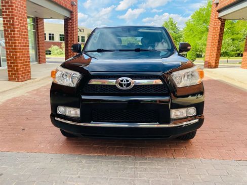 Used 2011 Toyota 4Runner Limited RWD image 2