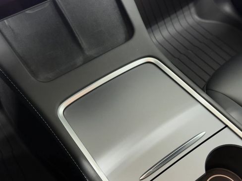 Used 2023 Tesla Model Y Long Range image 24