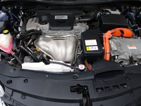 Used 2017 Toyota Camry LE image 25