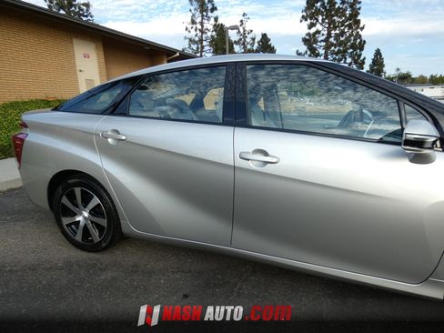 Used 2019 Toyota Mirai FWD image 6