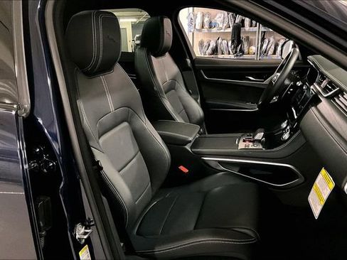 Certified 2025 Jaguar F-PACE R-Dynamic S image 6