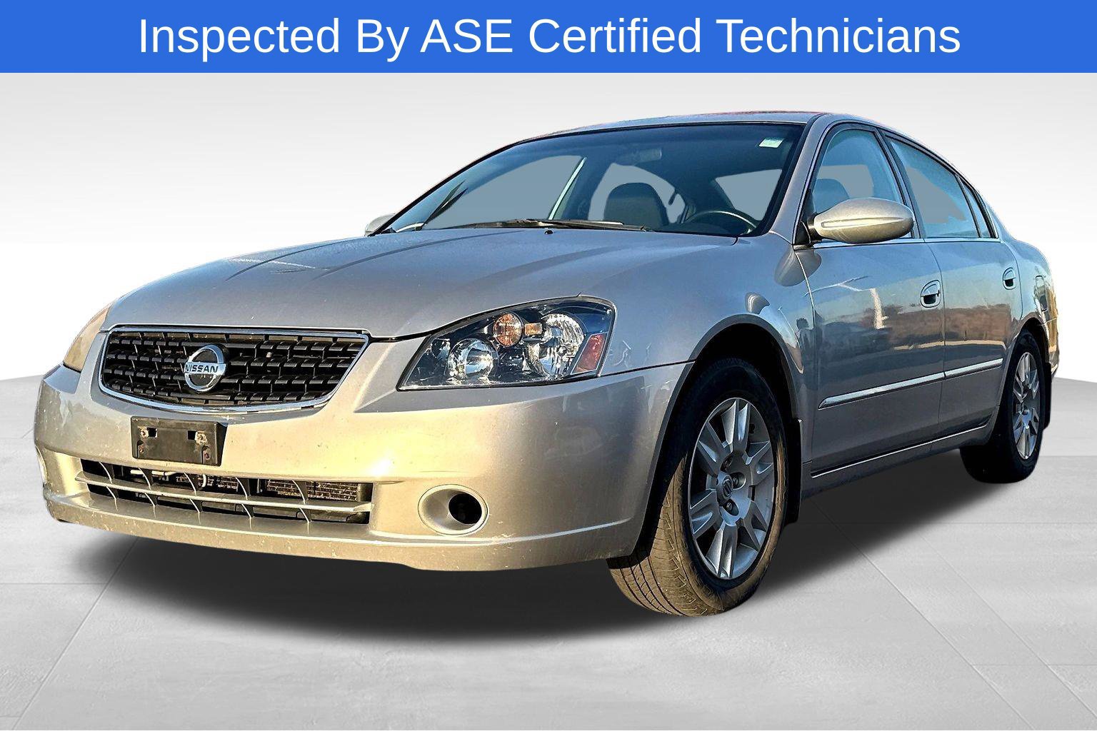 Used 2005 Nissan Altima 2.5 S w/ (S02) Side Airbags Pkg FWD image 2