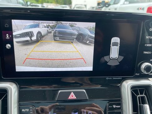Used 2022 Kia Sorento S w/ Panoramic Sunroof Package AWD/4WD image 11