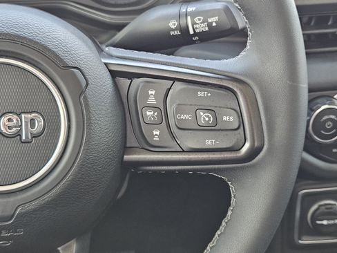 Used 2025 Jeep Gladiator Sport AWD/4WD image 27