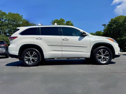 Used 2016 Toyota Highlander XLE w/ Protection Package #3 AWD/4WD image 1