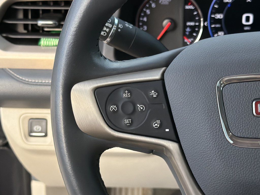 Used 2021 GMC Acadia Denali w/ Denali Technology Package FWD image 27