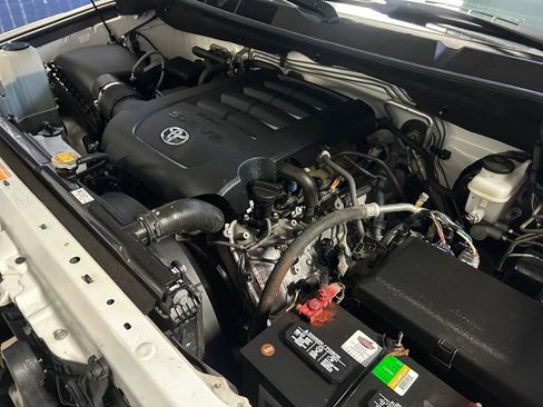 Used 2016 Toyota Sequoia Platinum image 31